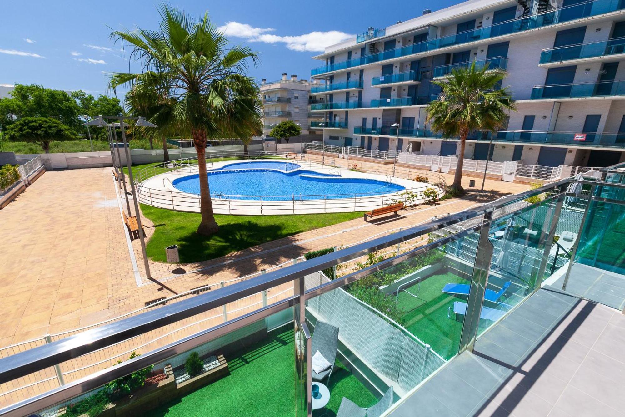 Uhc Mar Augusta Family Complex Apartment Cambrils Room photo